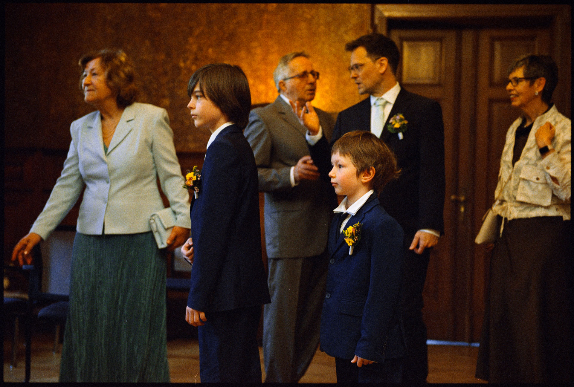 Family gathered at the ceremony, Irena & Peter wedding in Berlin