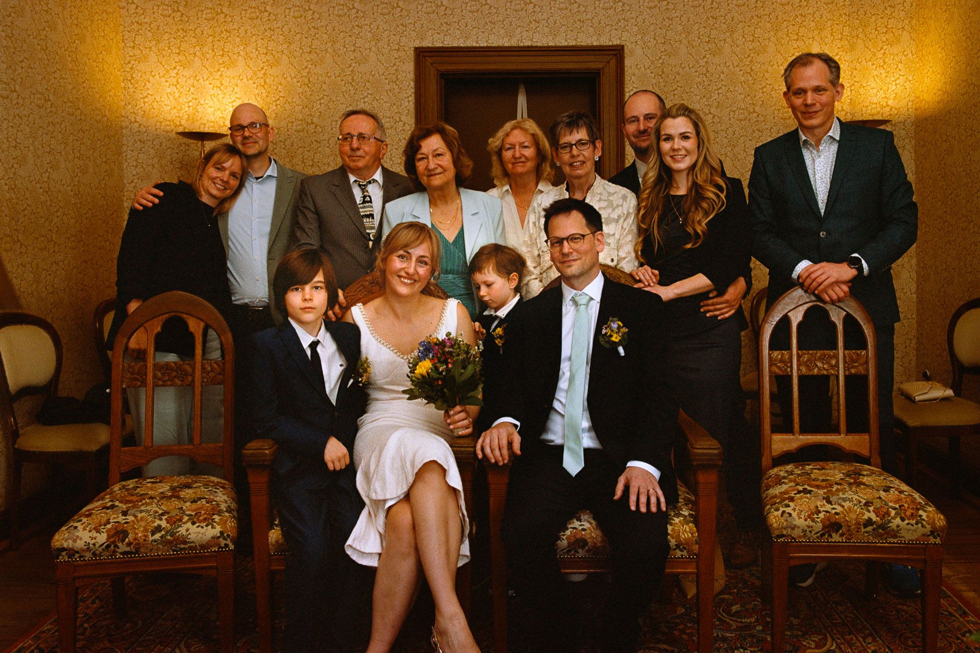 A family group portrait, Irena & Peter wedding in Berlin
