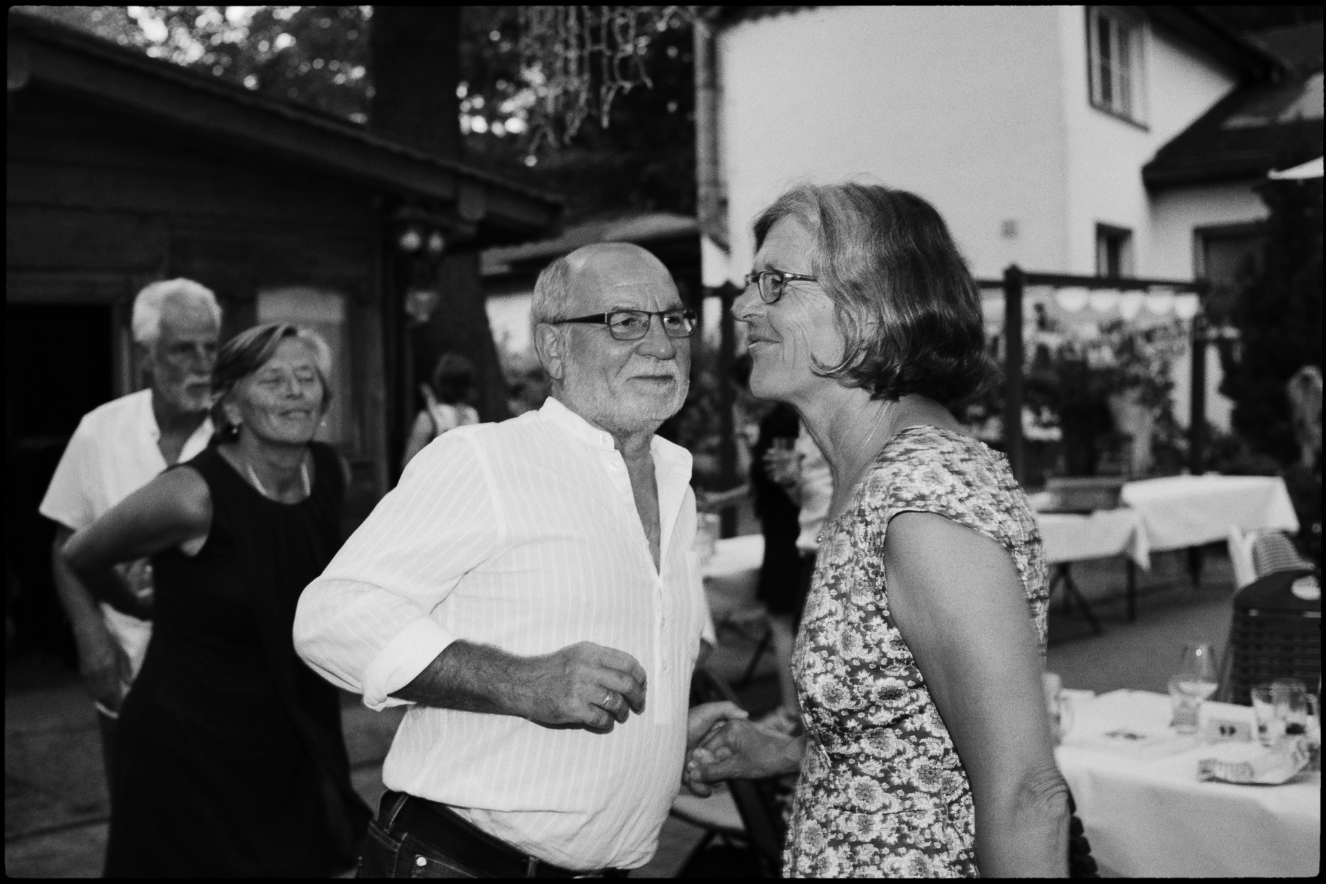 Older guests dancing together, Suelyn & Pascal wedding in Groß Glienicke, Potsdam
