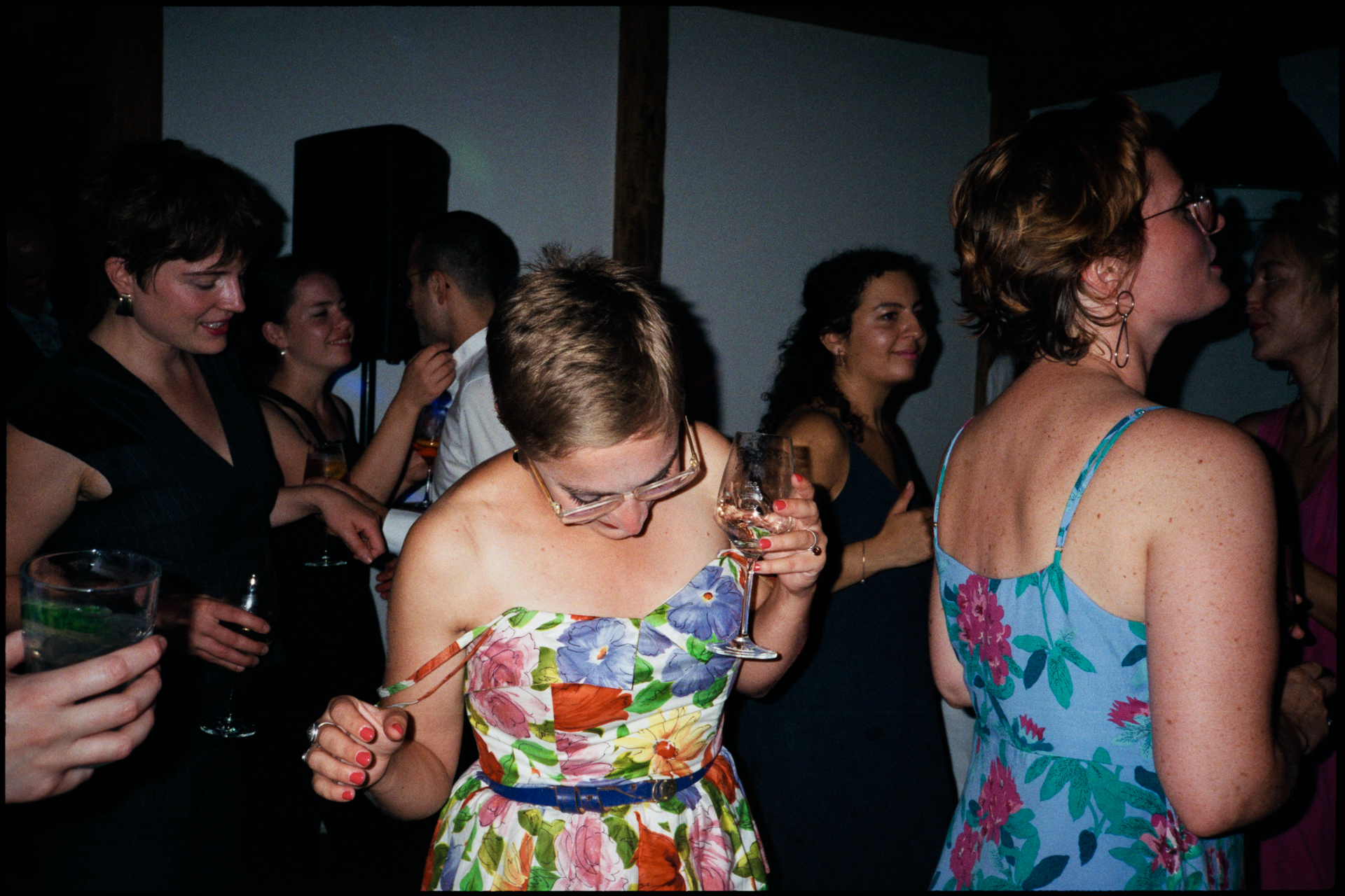 Guests dancing at the party, Suelyn & Pascal wedding in Groß Glienicke, Potsdam