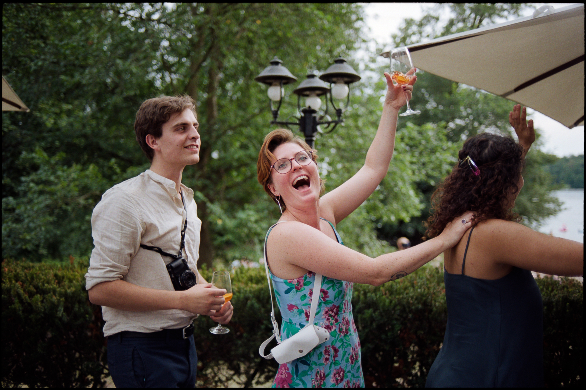 Guests laughing together during the reception, Suelyn & Pascal wedding in Groß Glienicke, Potsdam